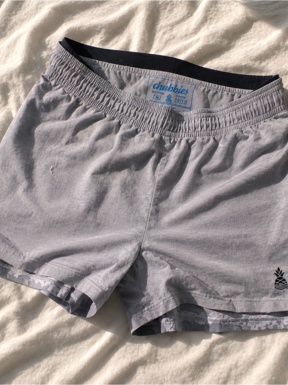 Chubbies Youth Medium Gray Lined Athletic Running Shorts Boys Size 10/12
